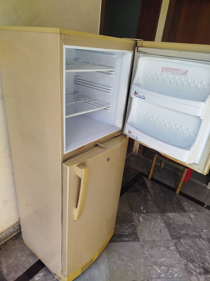 PEL REFRIGERATOR 2500-JF FOR SALE 4