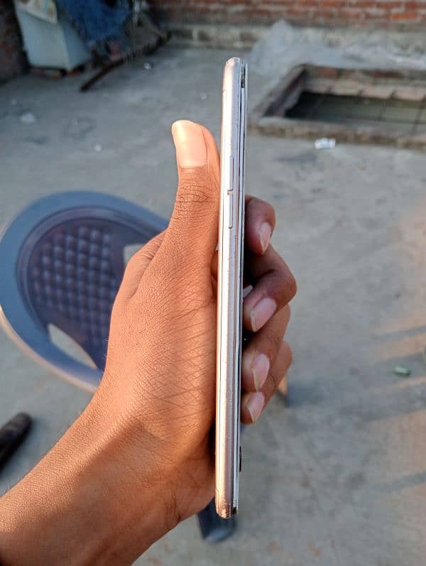 Oppo F3 For Sale 4/64 6