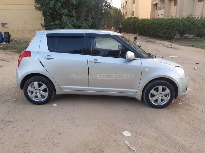 Suzuki Swift DLX Automatic 1.3 Navigation Model 2018 1