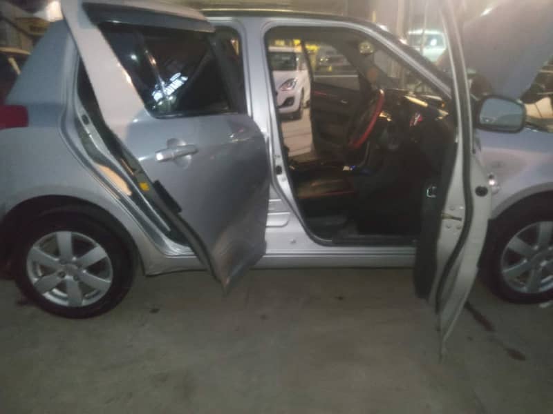 Suzuki Swift DLX Automatic 1.3 Navigation Model 2018 6