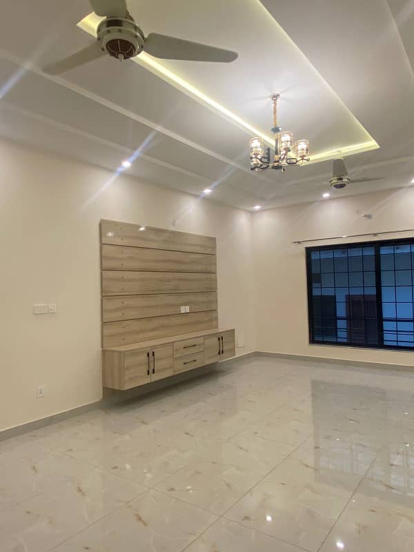 KANAL HOUSE AVAILABLE FOR RENT 5