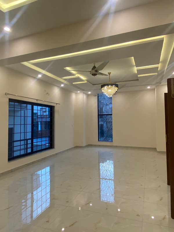 KANAL HOUSE AVAILABLE FOR RENT 6