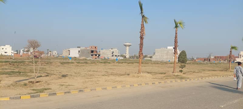 At main Road 1 Kannal Plot for sale in woods Block in Paragon City Lahore 4