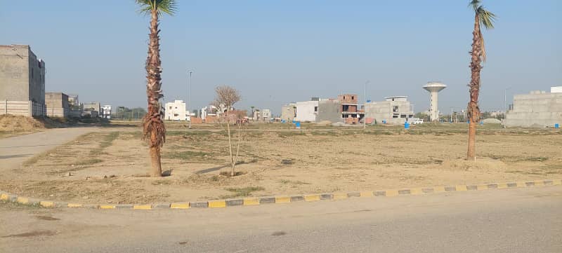 At main Road 1 Kannal Plot for sale in woods Block in Paragon City Lahore 5