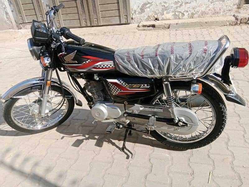 LIKE NEW BIKE HONDA CG 125 2