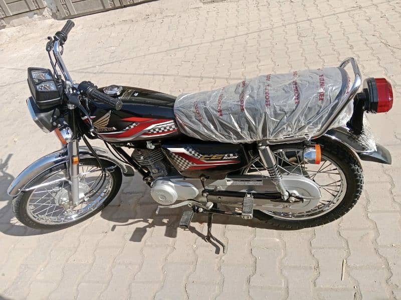 LIKE NEW BIKE HONDA CG 125 3