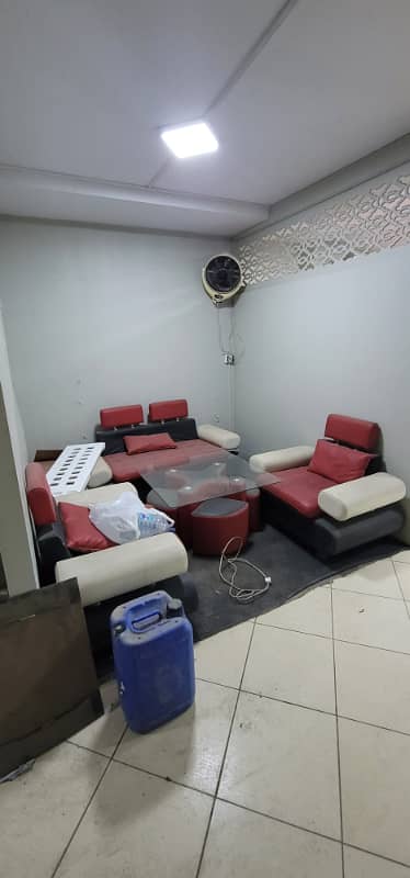 Furnished office for rent 1400sqft in shahar e Faisal. 7