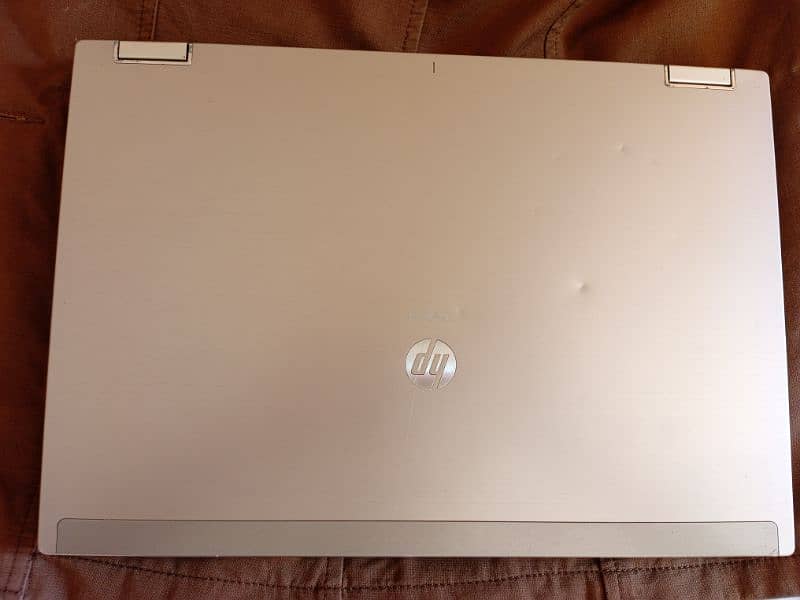 HP Elitebook  core i5 good condition 2