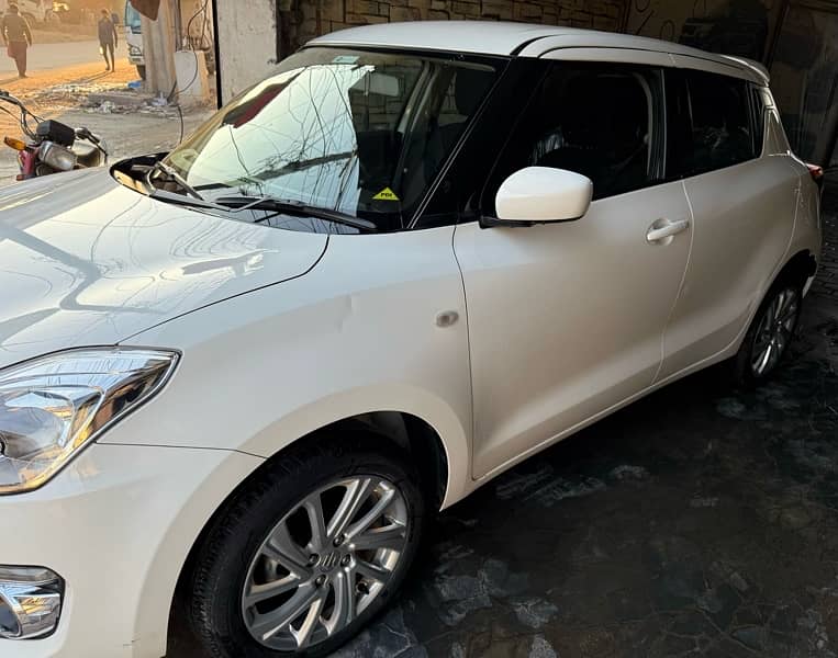 Suzuki Swift GL CVT Limited Edition 2022 1