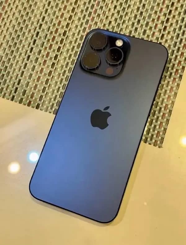 IPhone 15 Pro Max / Jv / 256 GB / contact: 0345-1582671 0