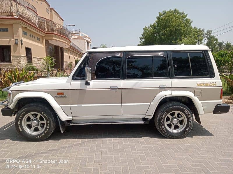 Mitsubishi Pajero 1991 3