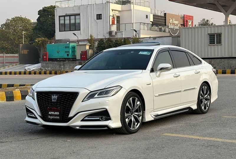 Toyota Crown 2018 0