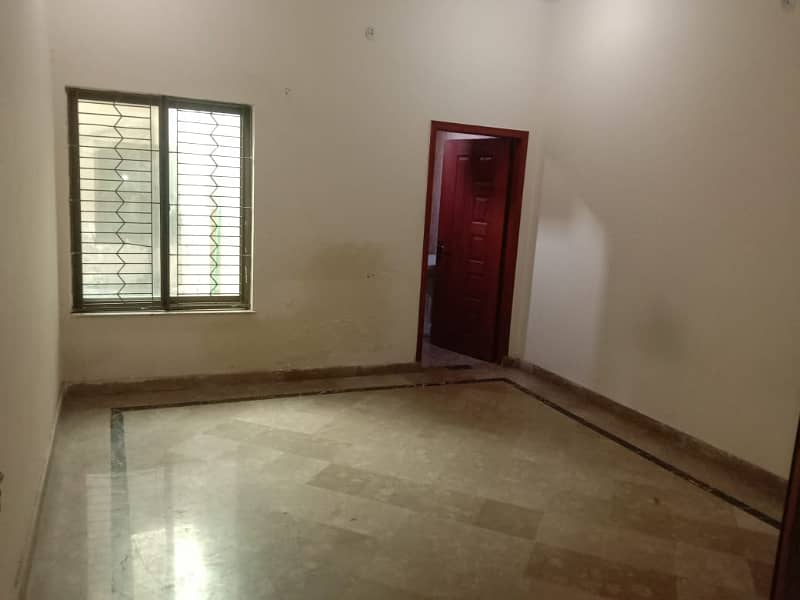 Umer block allama iqbal town 10 marla uper portion 12 lac advance for rent in prime location 0