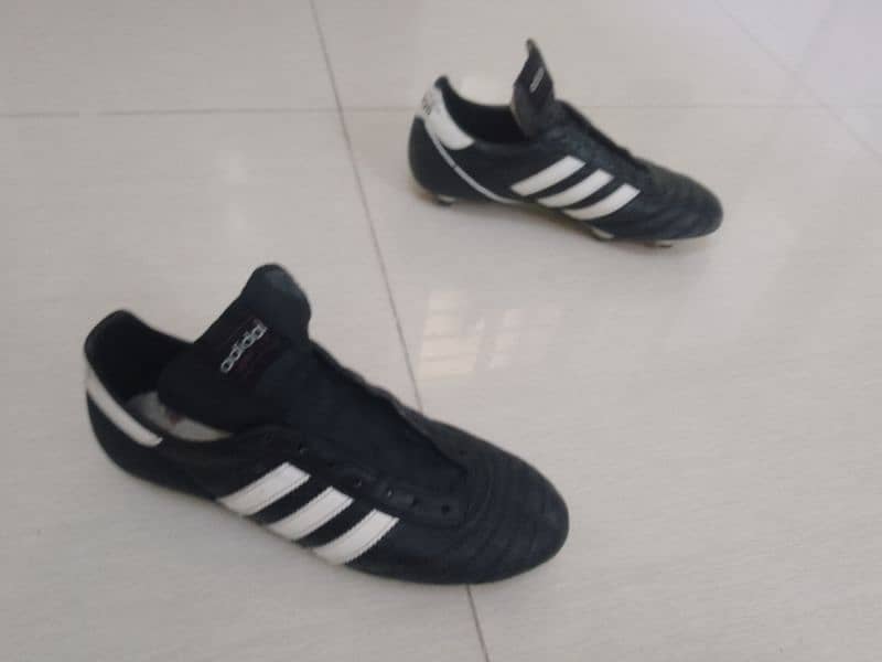 ADIDAS KAISAR SIZE 8 2