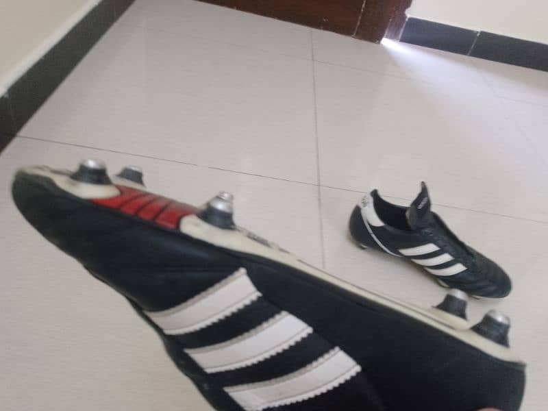 ADIDAS KAISAR SIZE 8 3