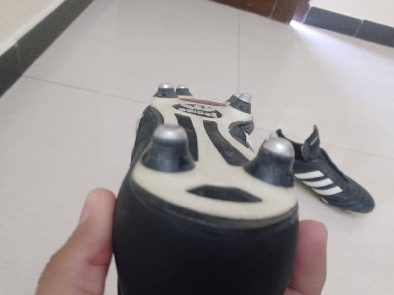 ADIDAS KAISAR SIZE 8 4