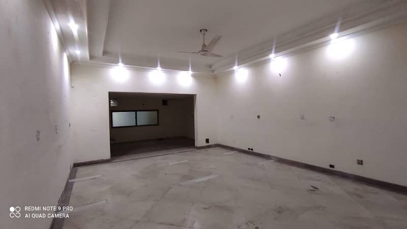 8 Kanal Commercial Building For Rent 40