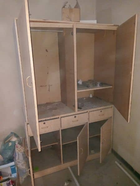 cupboard old but very good condition 0