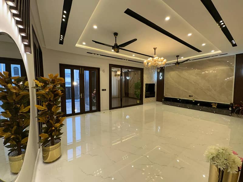 REAL PRICE | NOT  FAKE  | 13.5 MARLA | LUXURY MODERN DESIGN | HOUSE FOR SALE | NEAR GRAND JAMIA MASJID 4