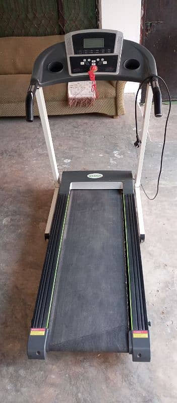 excellent condition (10/10) trademil machine (running machine) 3