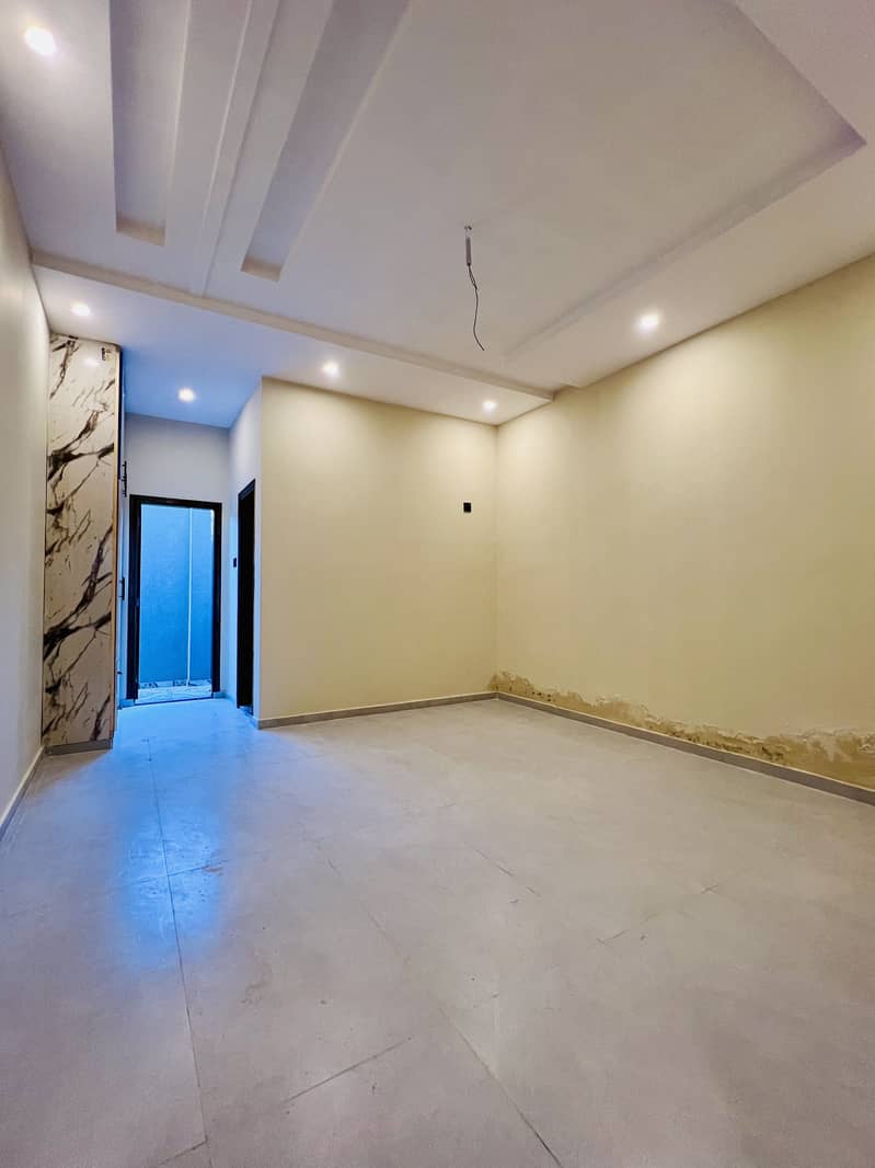 Beautiful Luxurious House For Sale In Warsak Road 7