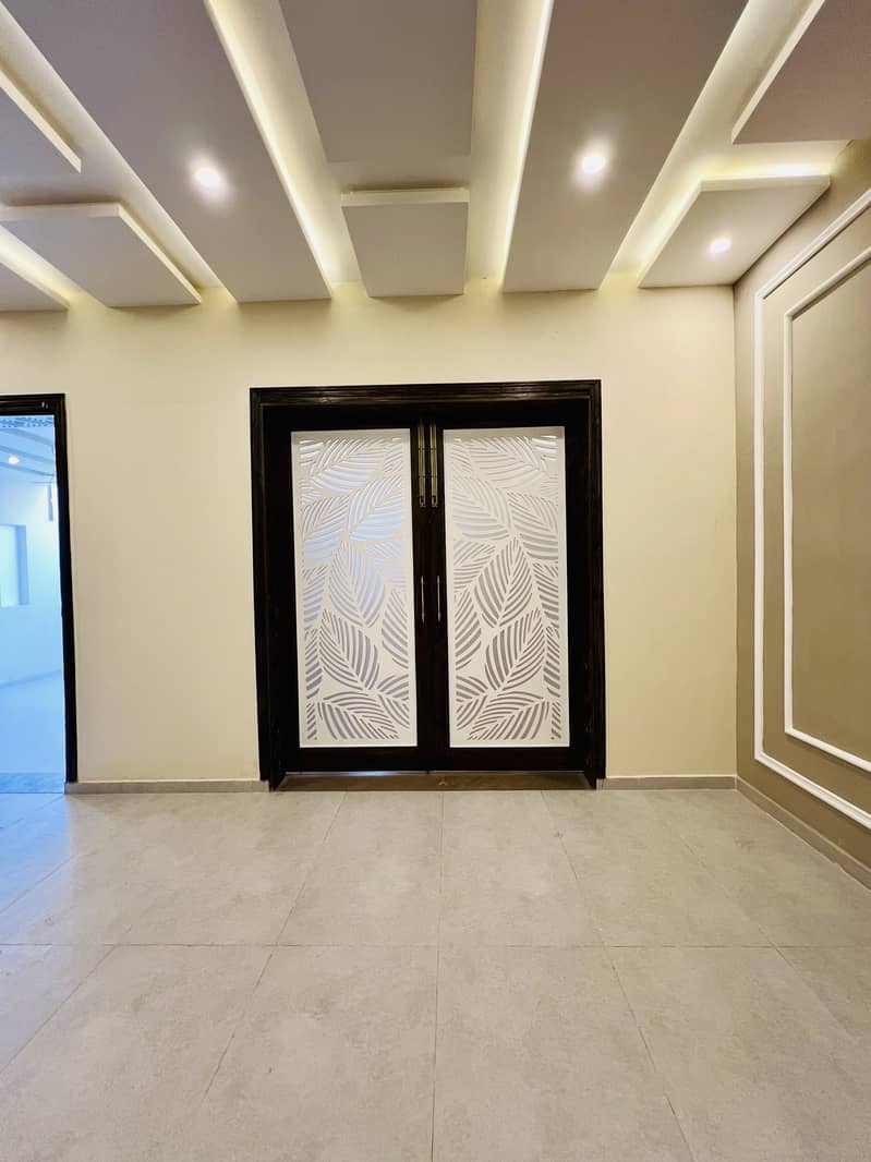 Beautiful Luxurious House For Sale In Warsak Road 12