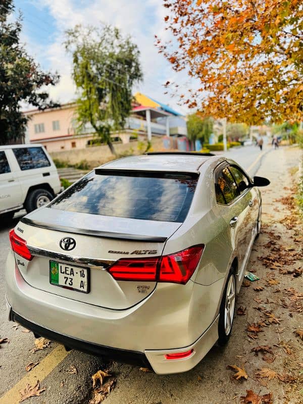 Toyota Altis Grande 2016 1.8 8