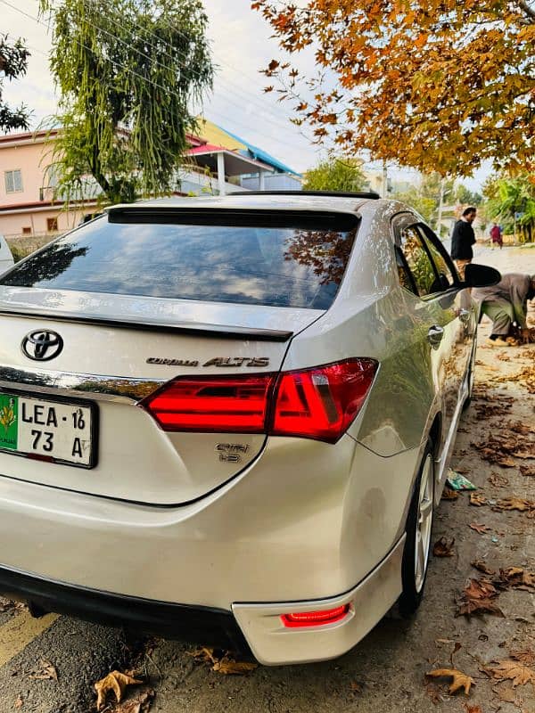 Toyota Altis Grande 2016 1.8 19