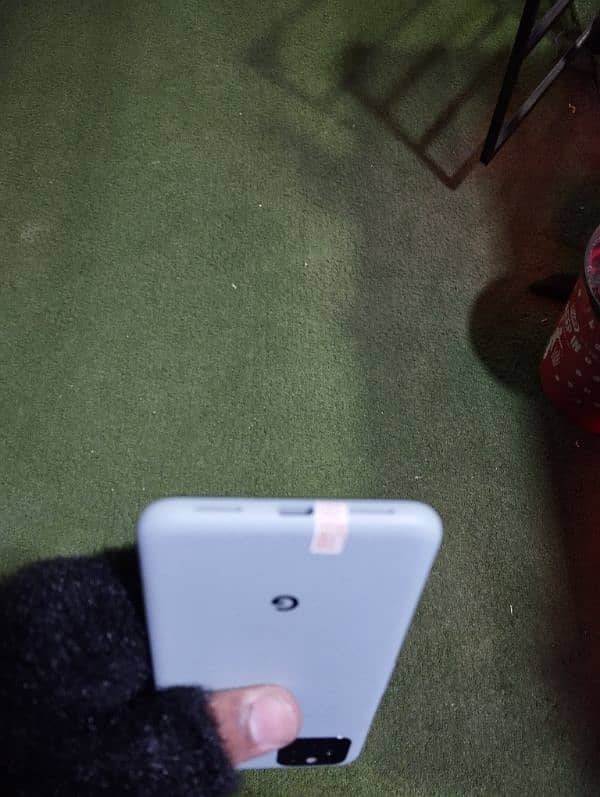 Google pixel 5 10/10 condition with box new condition 6 /128 0