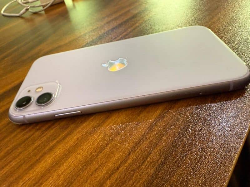 Iphone 11, 64 GB,PTA approved 1