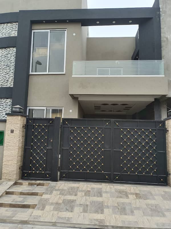 6 Marla Corner House for Sale Bahria Nasheman, Lahore 2