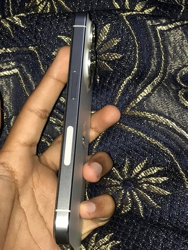 iphone 15 pro white titanium jv 10/10 opar sa ya protector tota hoa ha 2