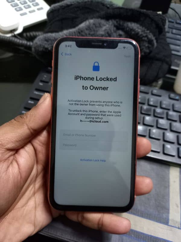 iphone xr icloud lock 0