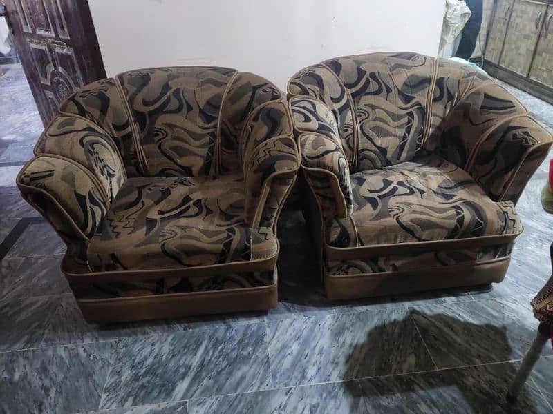 5 seater sofa set available 1