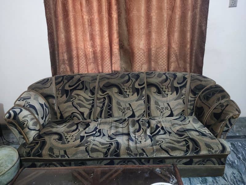 5 seater sofa set available 3