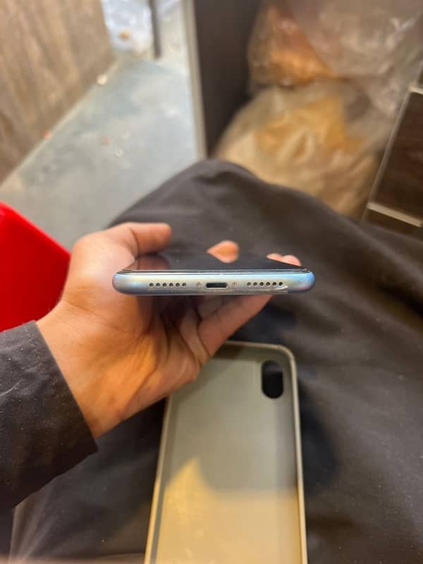 iPhone XR for sale 64gb battery health 86 1