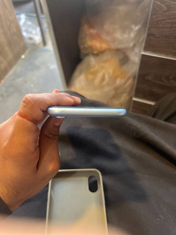 iPhone XR for sale 64gb battery health 86 2