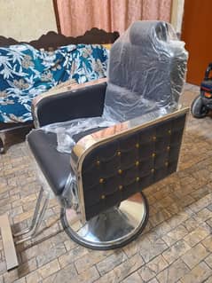 saloon chair / barber chair / Hair cutting chair / for sale