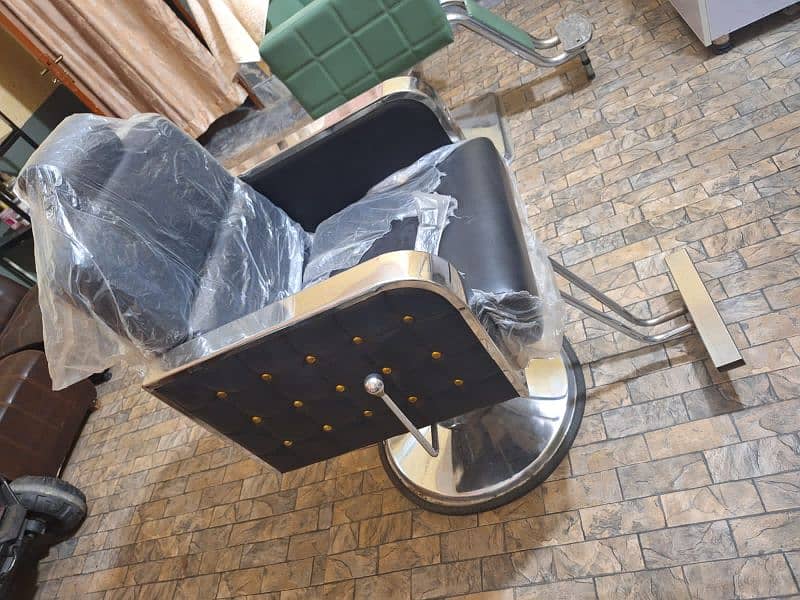 saloon chair / barber chair / Hair cutting chair / for sale 2