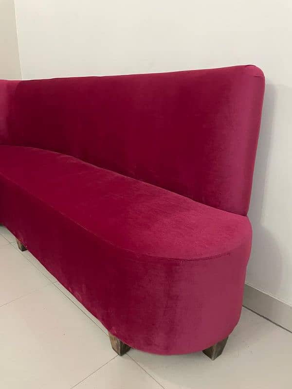 corner set sofa set buht he km used like new 2