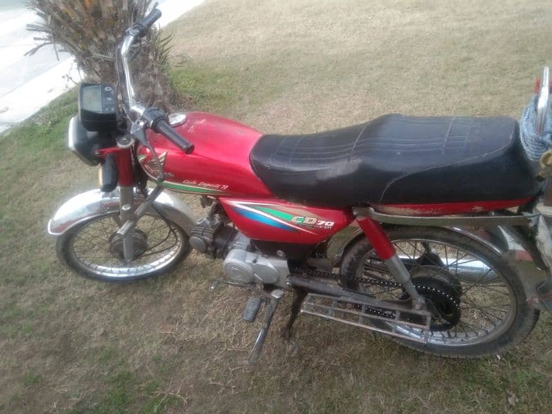 Honda CD70 4