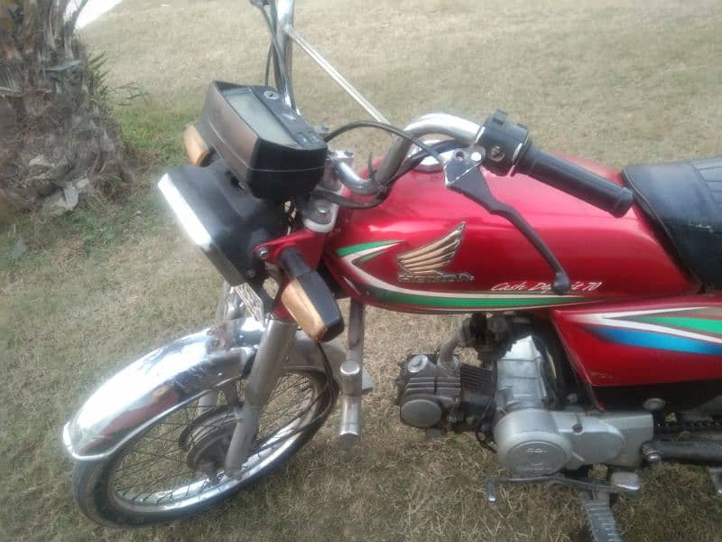 Honda CD70 7