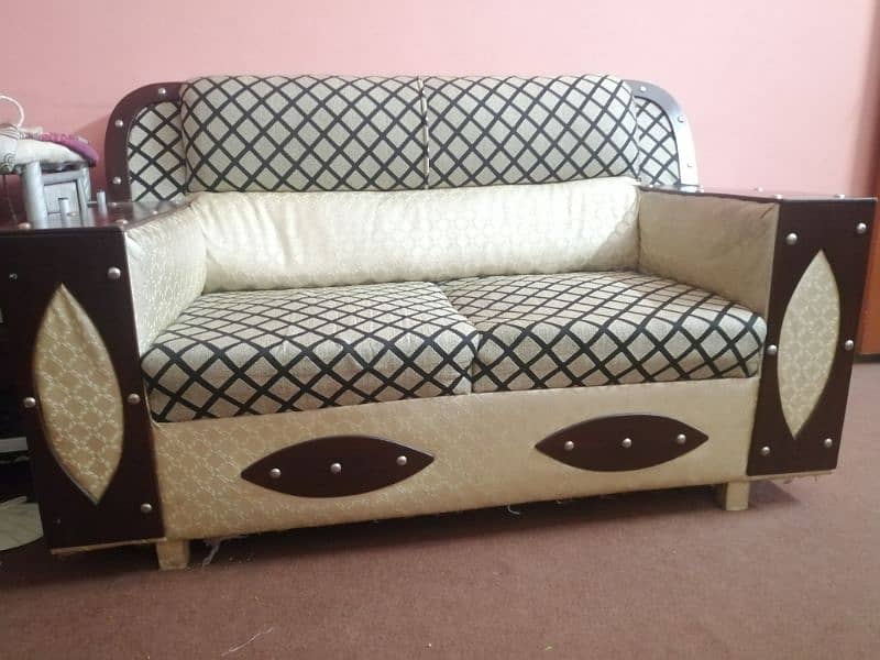 Reasonable Price Sofa set and  glass table 1