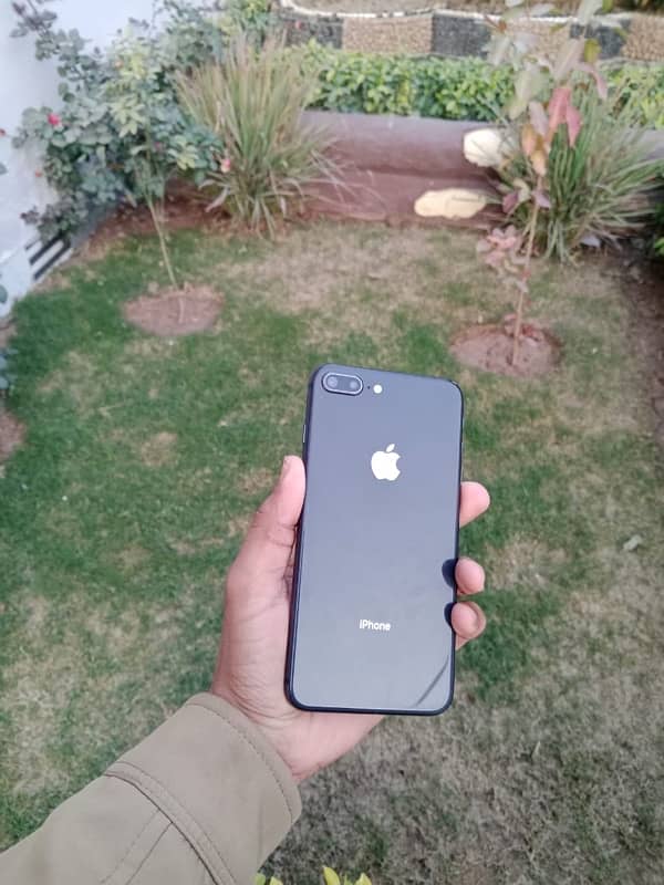 iphone 8 plus 64 gb black clr non jv 1