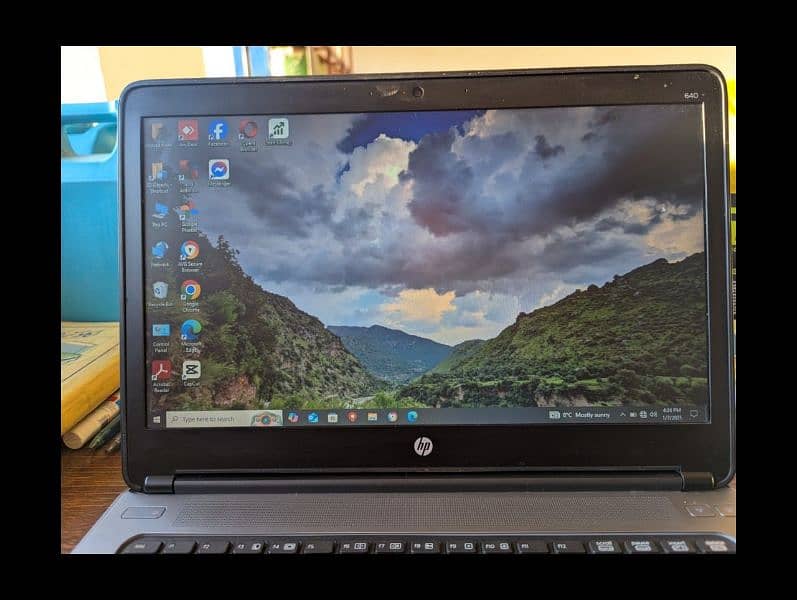 HP WindowPro 10 Version 22H2 with Charger - Excellent Condition 8