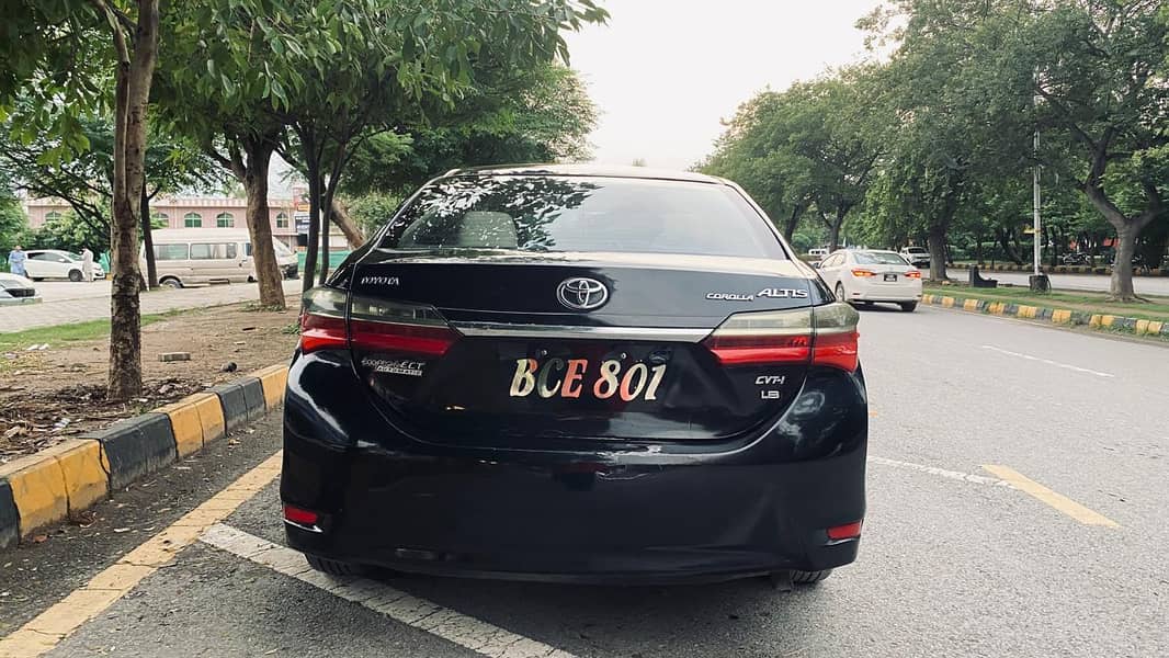 Toyota Corolla Altis 2014 4