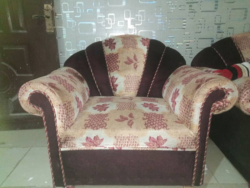 sofa set. 4