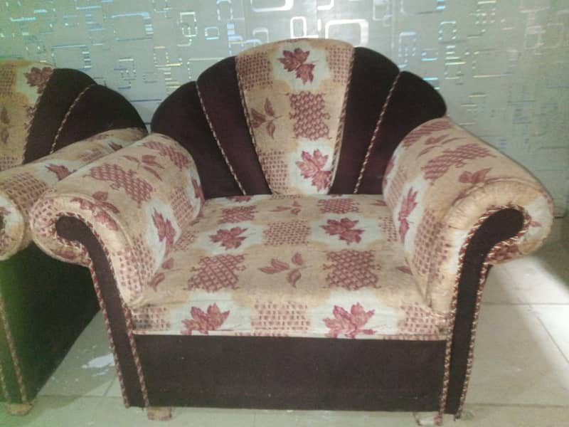 sofa set. 5