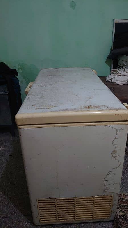 PEL freezer urgent sale 3