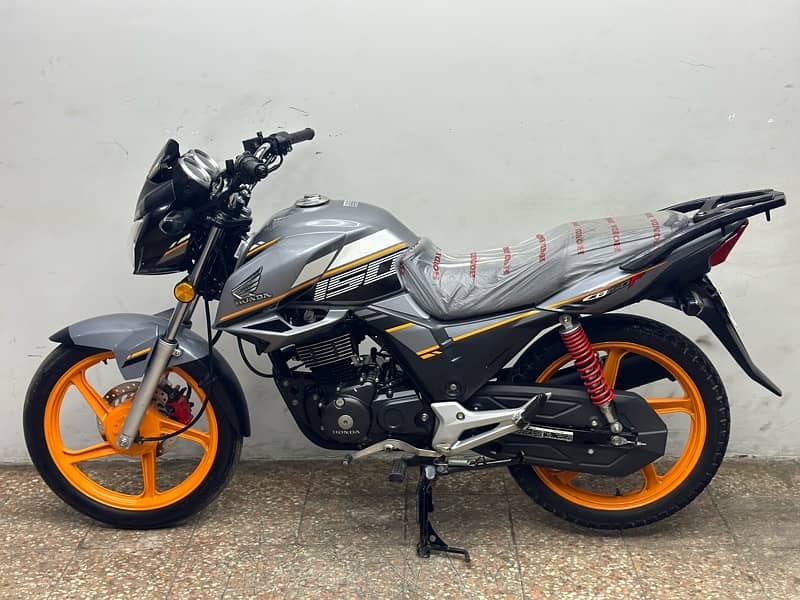 honda cb150f 2022 model ( 6000km used ) 5